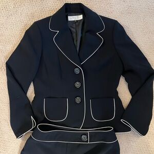 (SOLD)Vintage Tahari - Black Women's Blazer with White Trim